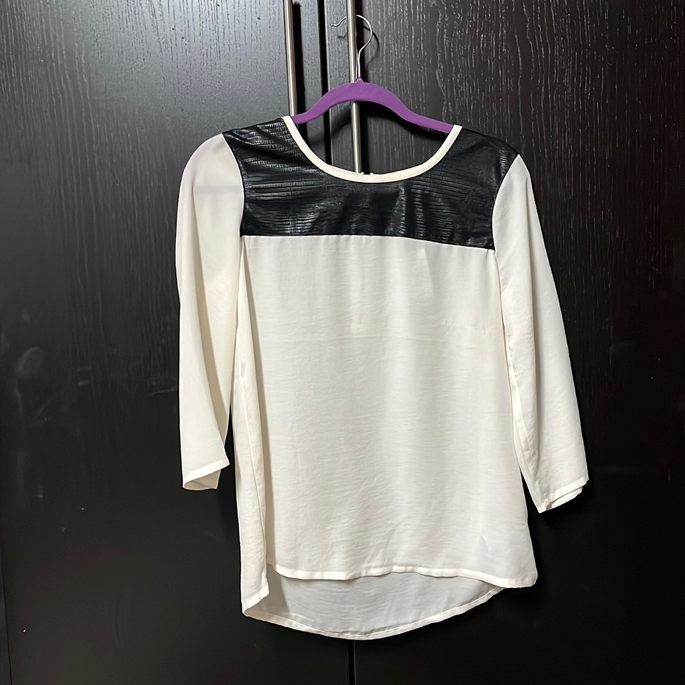 Express Blouse - White with Black Snake Skin Pattern - Small